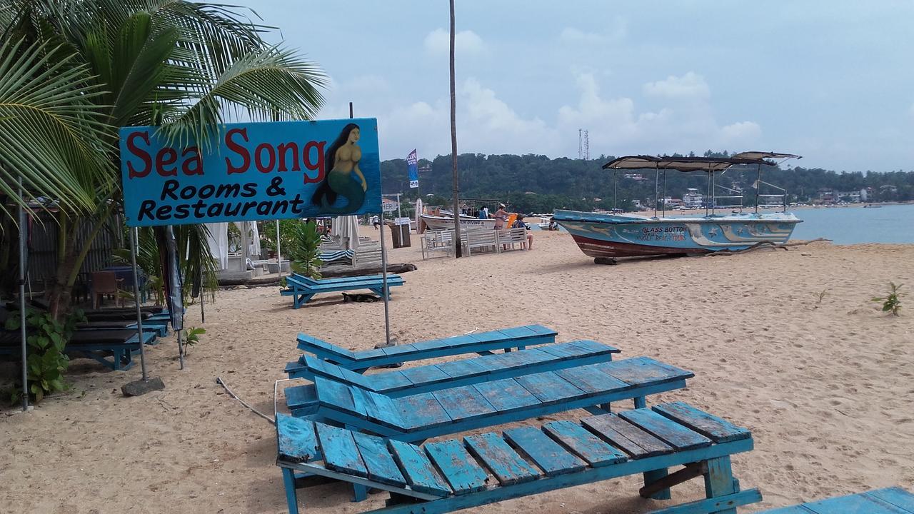 Sea Song Bed and Breakfast Unawatuna Exteriör bild