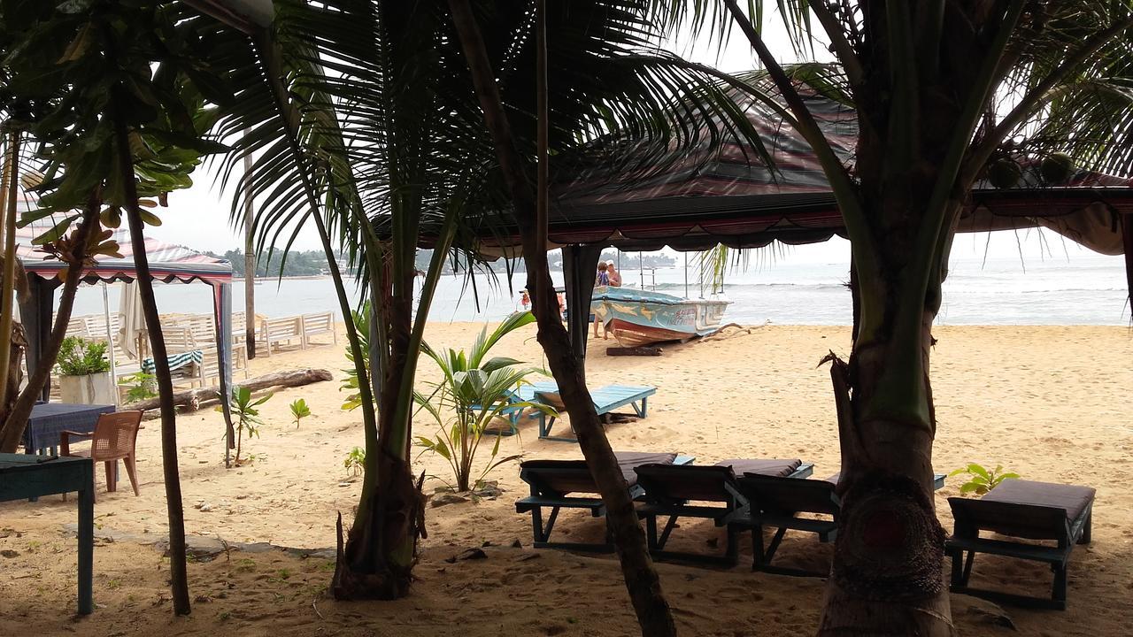 Sea Song Bed and Breakfast Unawatuna Exteriör bild